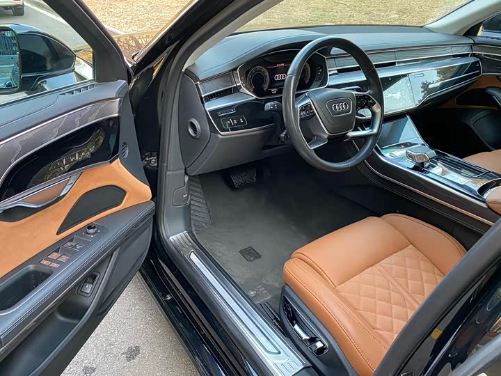 Audi A8 2024 A 8 L 50 TFSI quattro — фото 4
