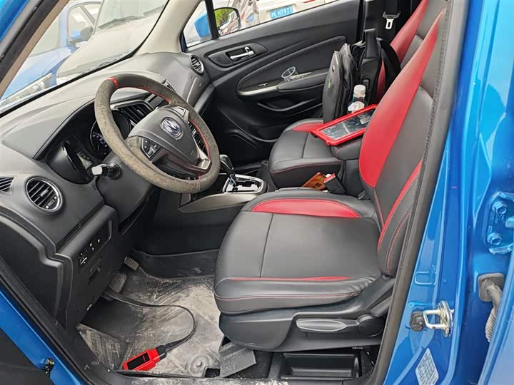 Changan CS15 2016 1.5 L AT — фото 11