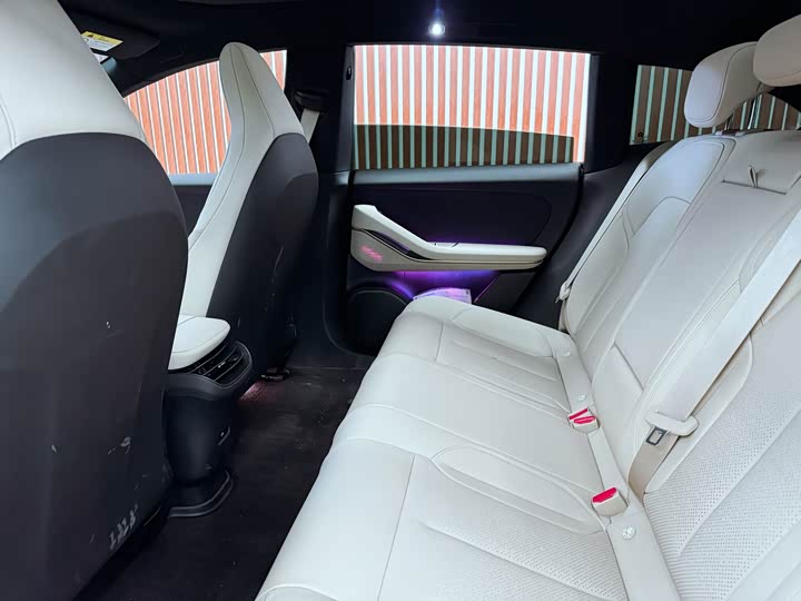 NIO ET5T 2024 100k Wh Touring — фото 8