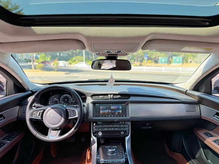 Jaguar XFL 2018 XFL 2.0 T 250 PS — фото 8