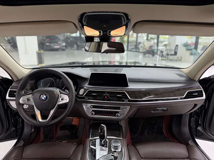 BMW 7 Series 740Li продвинутая — фото 7