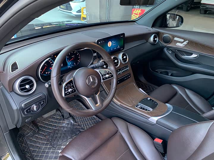 Mercedes-Benz GLC 2020 GLC 260 L 4 MATIC Luxury — фото 10