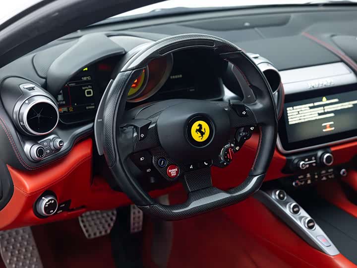 Ferrari GTC4 Lusso 2017 3.9 T V 8 — фото 11