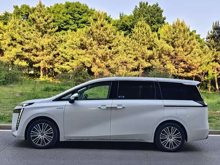 Trumpchi E8 2024 150km MAX+ — фото 3