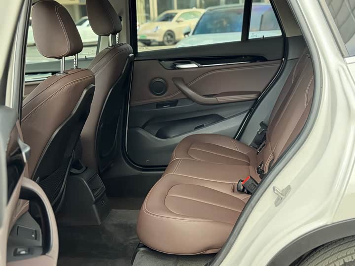 BMW X1 2020 s Drive 20 Li — фото 5