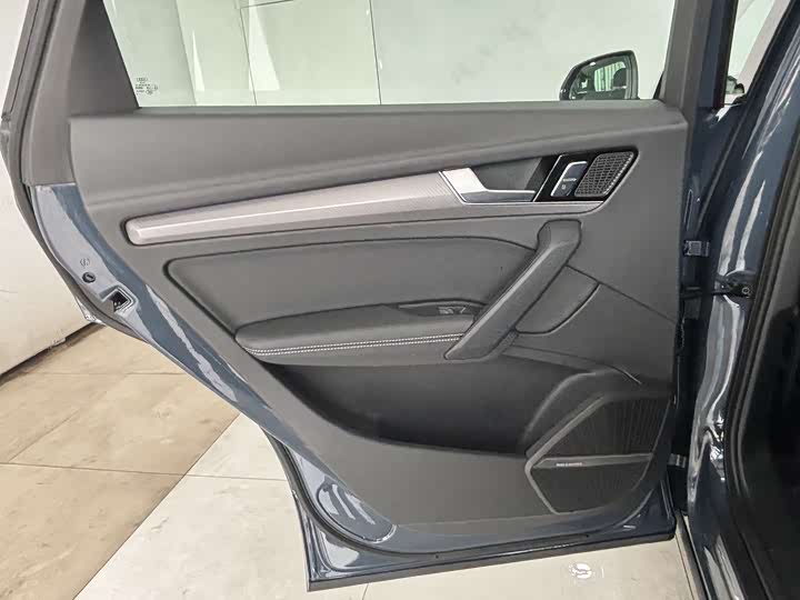 Audi Q5L 2025 45 TFSI — фото 23