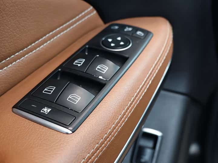Mercedes-Benz GLS 2016 GLS 500 4 MATIC — фото 14