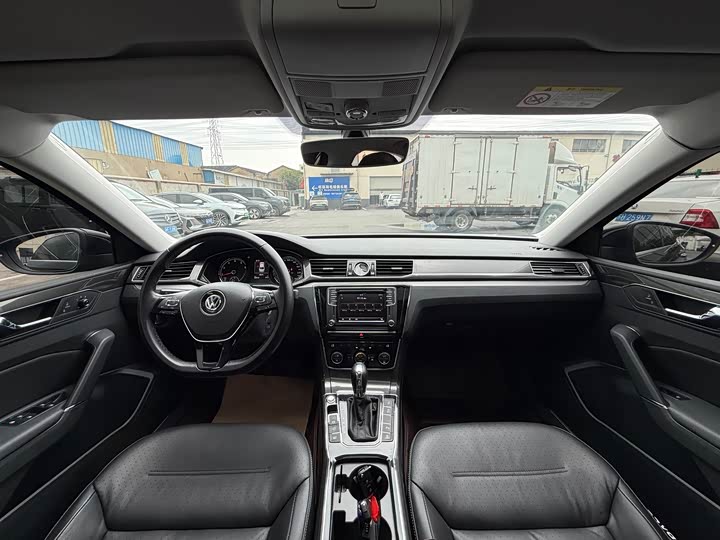 Volkswagen Passat — фото 4