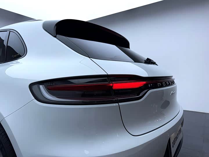Porsche Macan 2020 Macan 2.0 T — фото 9