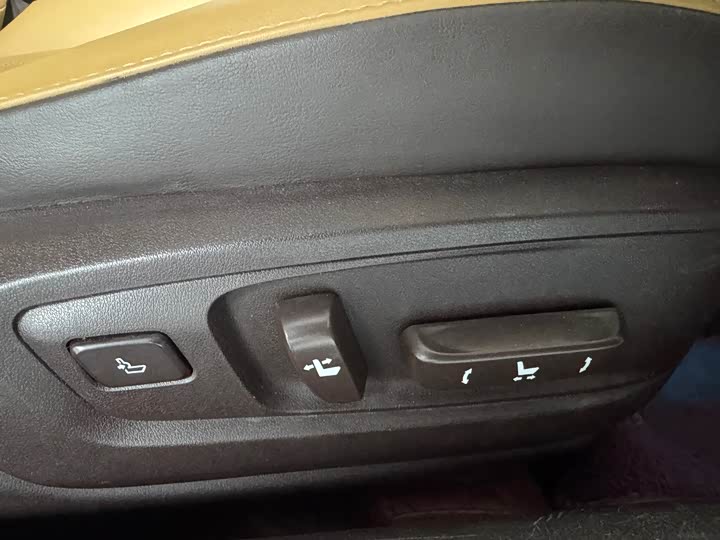 Lexus ES 2017 300h Mark Levinson — фото 18