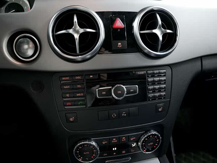 Mercedes-Benz GLK-Class 2015 GLK 300 4 MATIC — фото 8