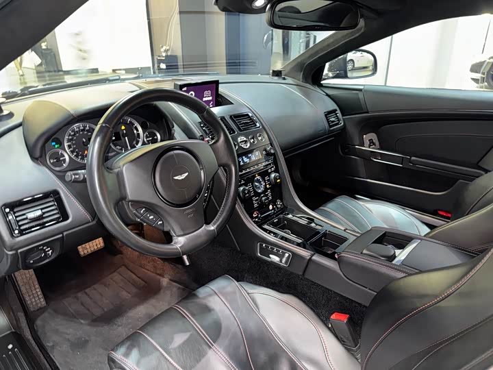 Aston Martin DB 9 2014 6.0 L Carbon Black Coupe — фото 7