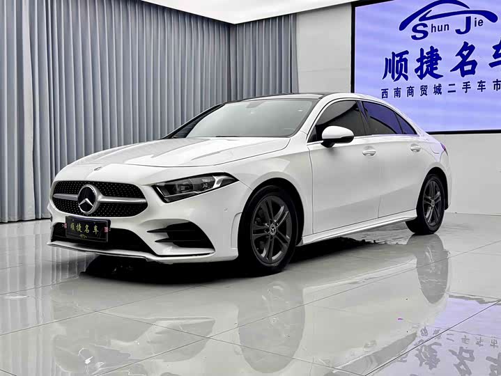 Mercedes-Benz A-Class 2019 A 180 L — фото 2