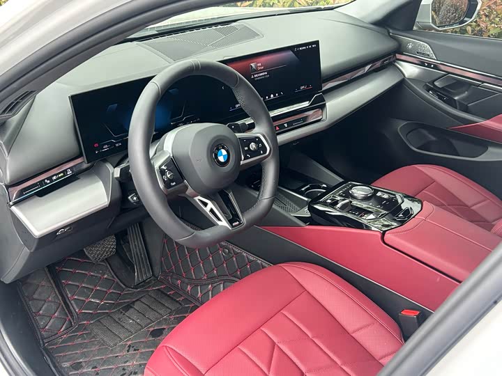 BMW 5-Series 2025 530 Li Leading M — фото 2