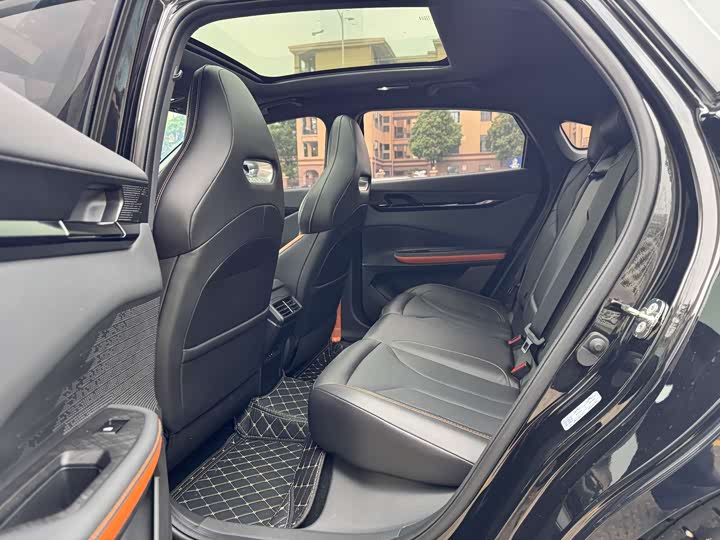 Changan UNI-V 2023 1.5 T Premium — фото 18