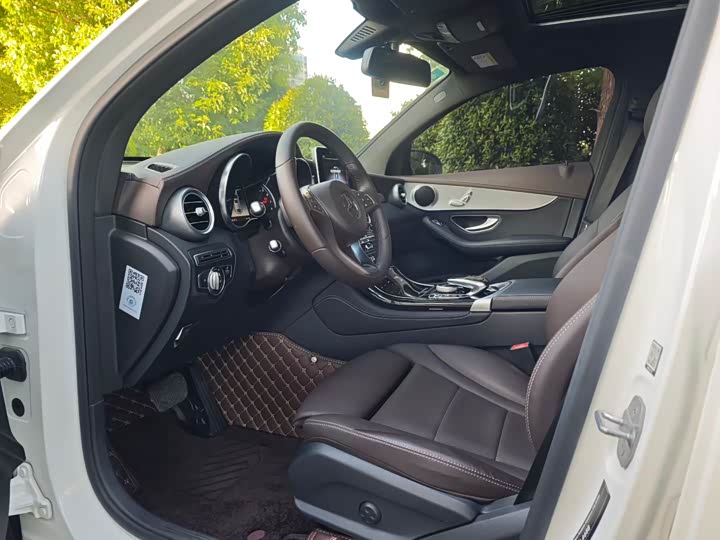 Mercedes-Benz GLC 2017 GLC 200 4 MATIC SUV — фото 7