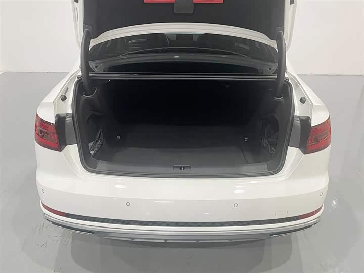 Audi A4L 2019 40 TFSI VI — фото 7