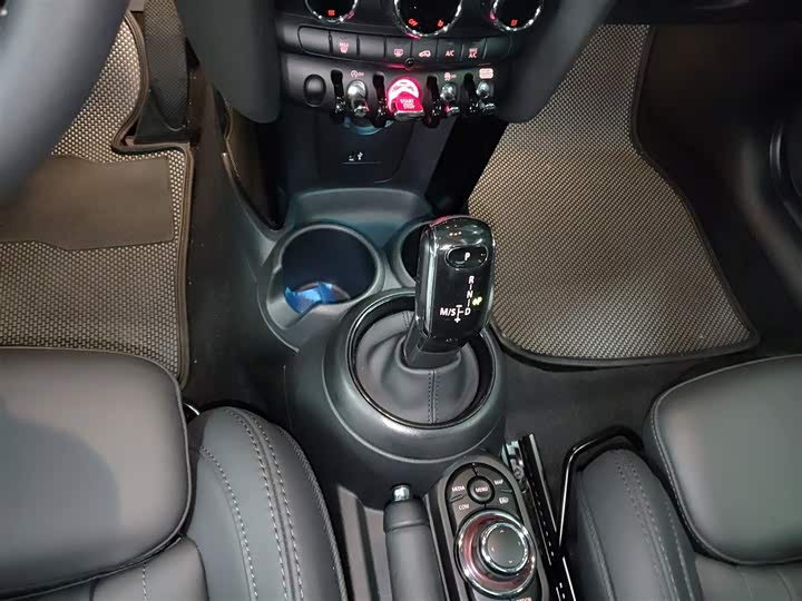 MINI Hatch — фото 10