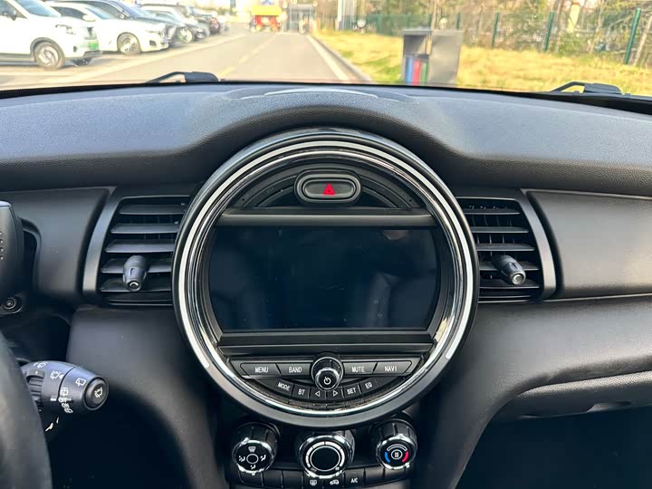 MINI Hatch — фото 12