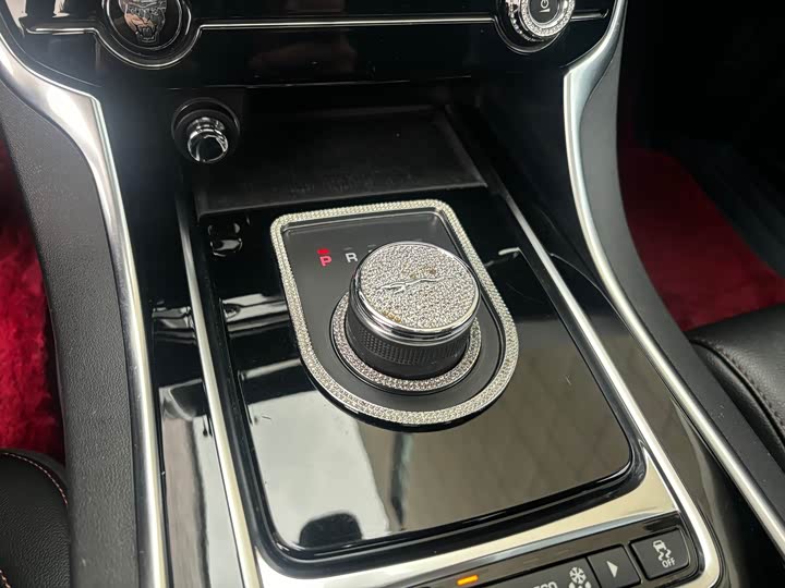 Jaguar XEL 2019 2.0 T 200 PS — фото 6