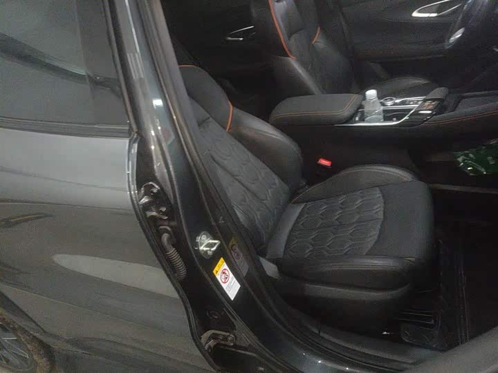Changan UNI-T 2022 1.5 T Premium — фото 25