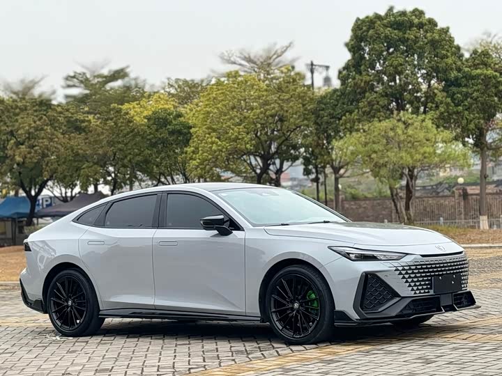 Changan UNI-V 2022 2.0 T — фото 3