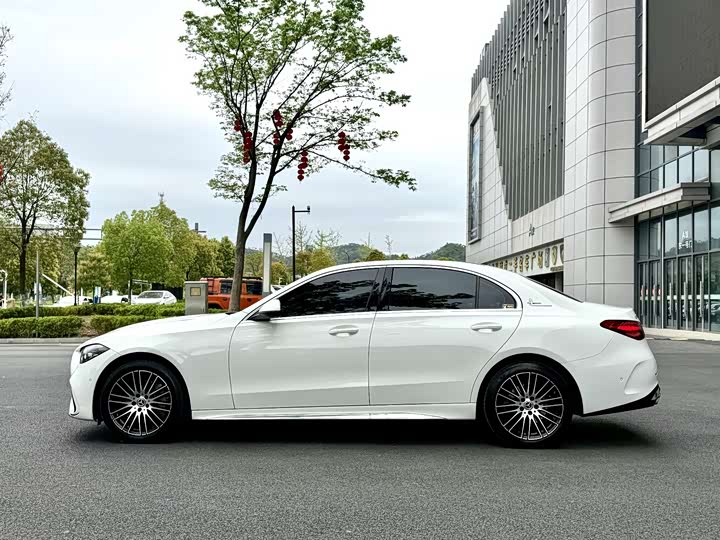 Mercedes-Benz C-Class 2023 C 260 L — фото 10
