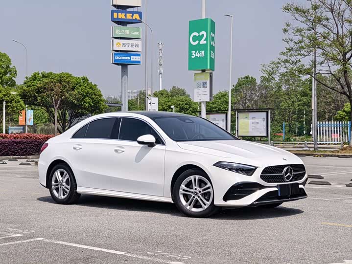 Mercedes-Benz A-Class 2023 A 180 L — фото 3
