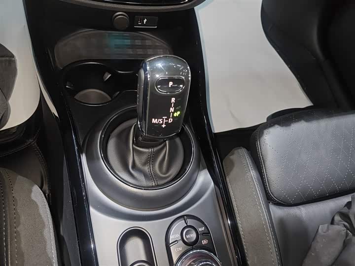 MINI Clubman — фото 14