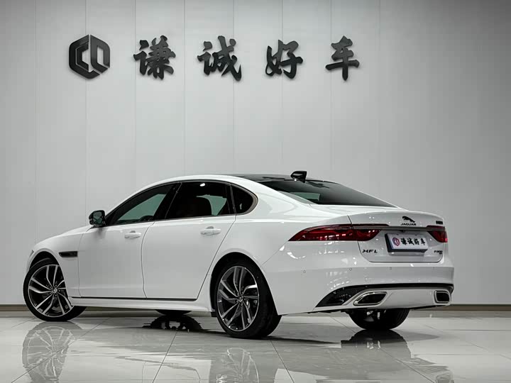 Jaguar XFL 2024 2.0 T P 300 4 WD — фото 6