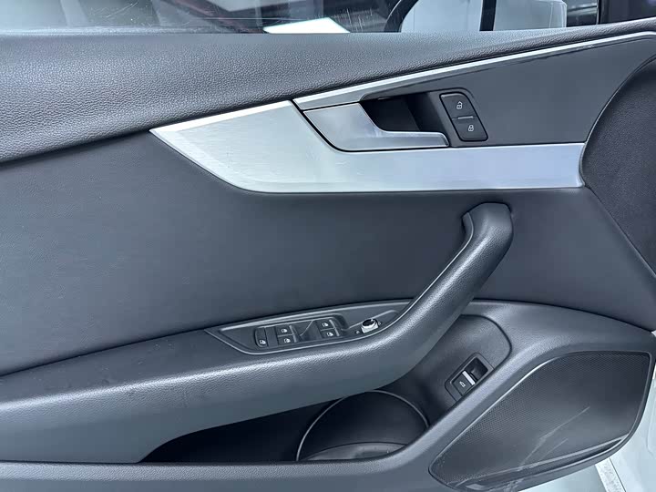 Audi A4L 40 TFSI стиль-динамик — фото 5