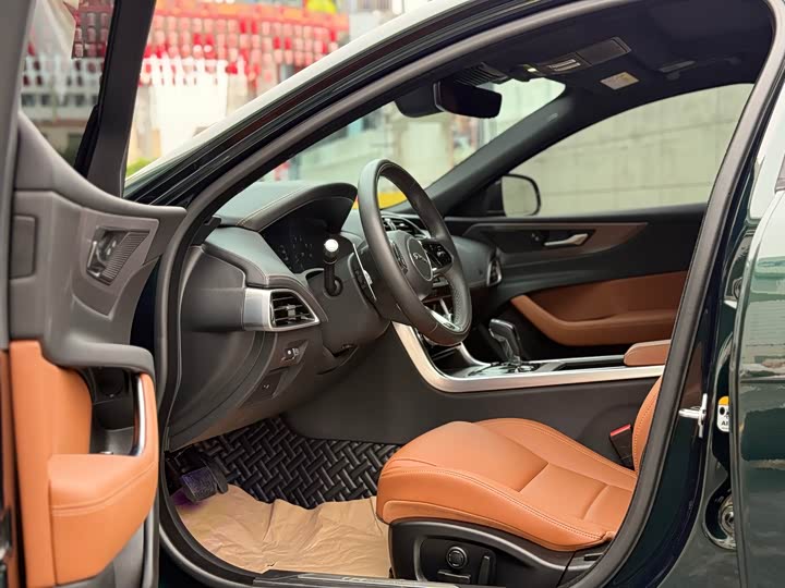 Jaguar XEL 2023 2.0 T 250 PS R-DYNAMIC S — фото 4