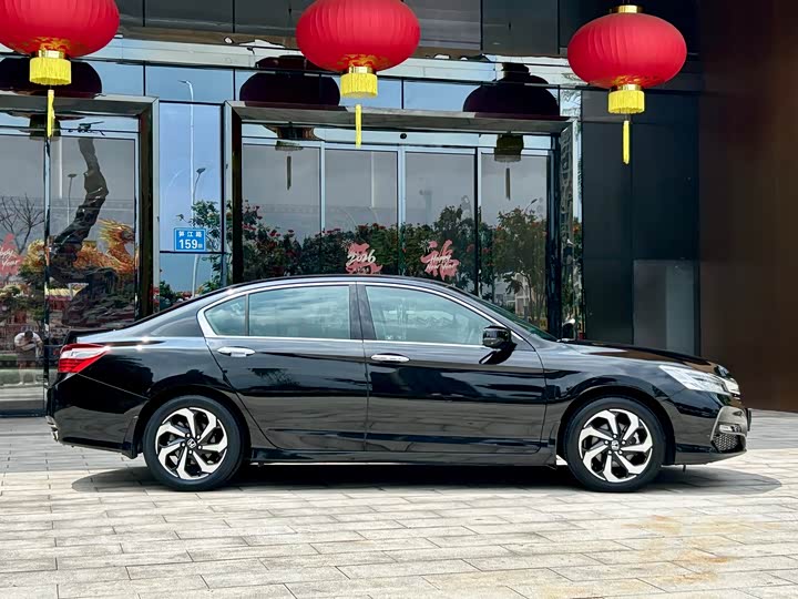 Honda Accord — фото 4
