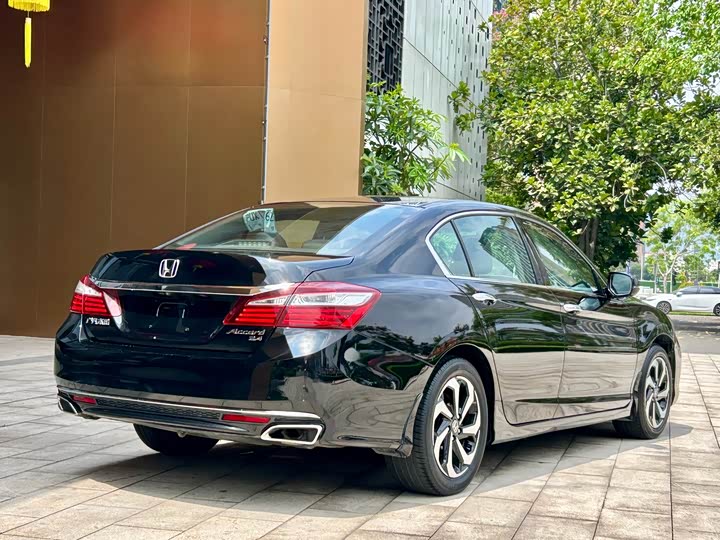 Honda Accord — фото 5