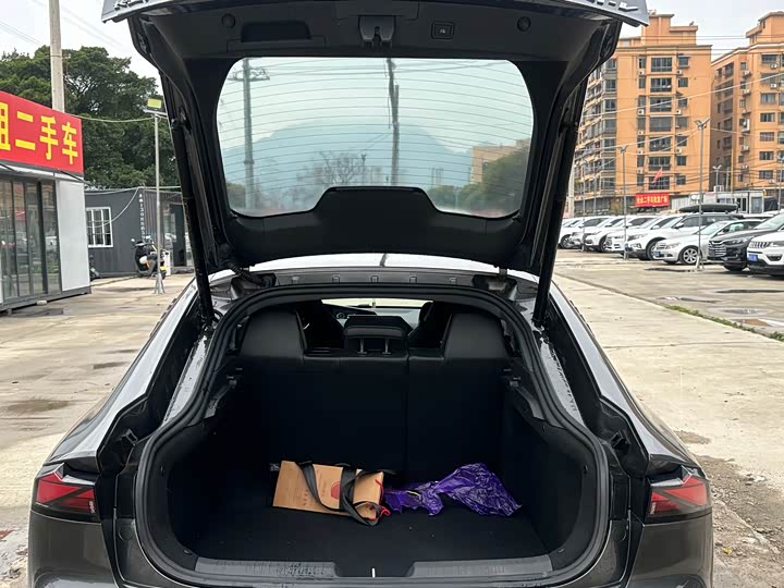 Changan UNI-V 2023 1.5 T Premium — фото 15