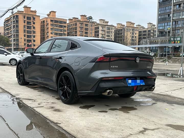 Changan UNI-V 2023 1.5 T Premium — фото 17