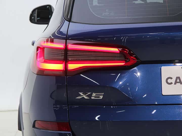 BMW X5 2019 x Drive 40i M — фото 14