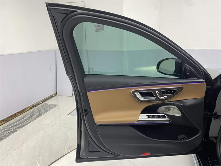 Mercedes-Benz E-Class 2026 E 300 L Luxury — фото 28