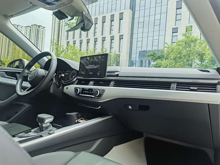 Audi A5 2023 Coupe 40 TFSI — фото 9