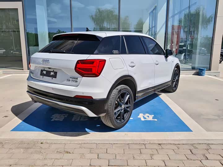 Audi Q2L 2021 35 TFSI — фото 3