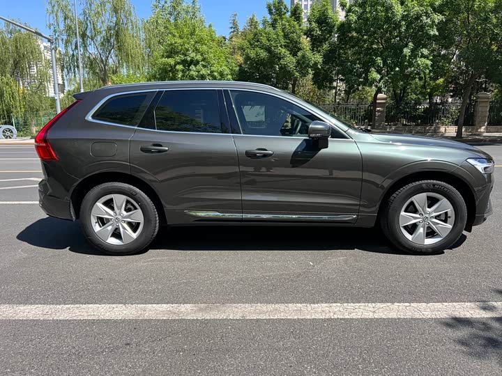 Volvo XC60 2022 B 5 4 WD — фото 3
