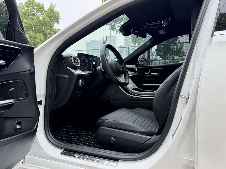 Mercedes-Benz C-Class 2025 C 260 L — фото 10