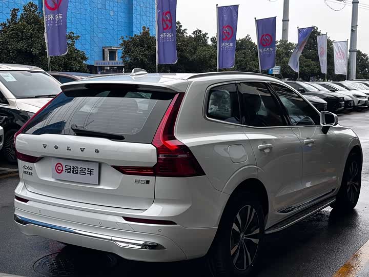 Volvo XC60 2022 B 5 4 WD — фото 5