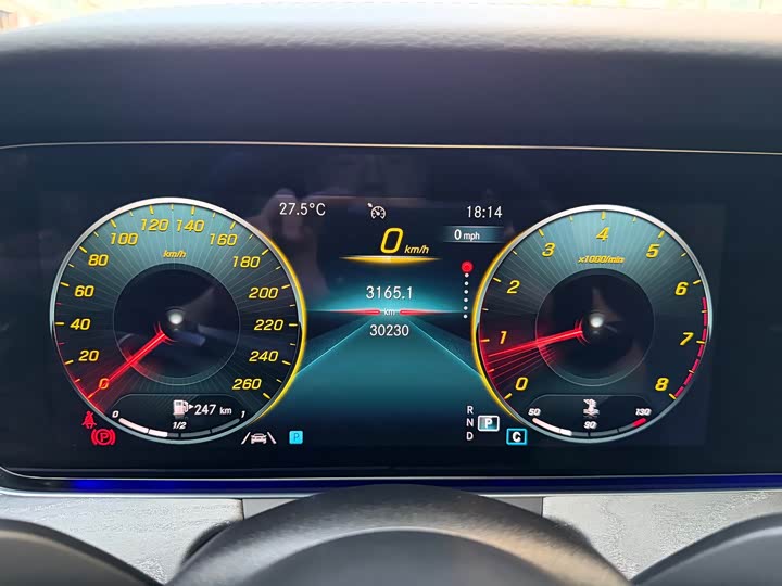 Mercedes-Benz CLS 2023 CLS 300 Luxury — фото 20
