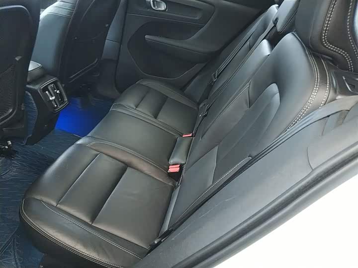 Volvo XC40 2020 T 3 — фото 13