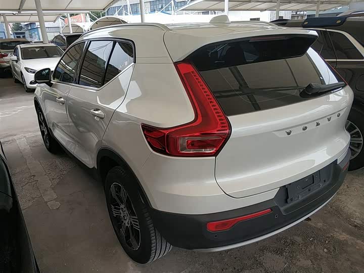 Volvo XC40 2020 T 3 — фото 23