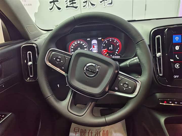 Volvo XC40 2021 T 3 — фото 14