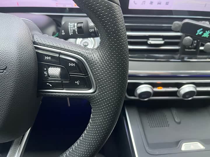 Hongqi HS5 2023 2.0 T Pro — фото 38