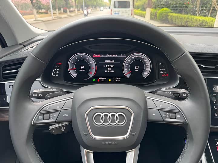 Audi Q7 2023 45 TFSI quattro S line Sport — фото 10