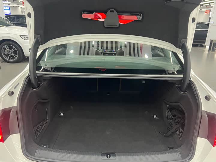 Audi A4L 2019 40 TFSI V — фото 20